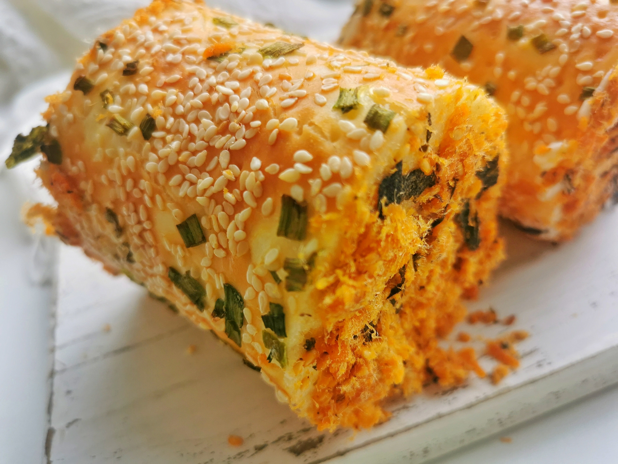 教你一道香葱肉松面包卷,蓬松软嫩,鲜香诱人,甘甜美味