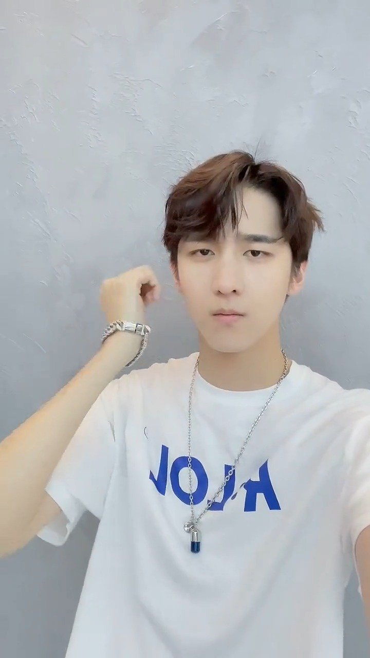 赵让任豪穿着古装跳人类高质量舞 哈哈哈哈哈哈哈绝了绝了