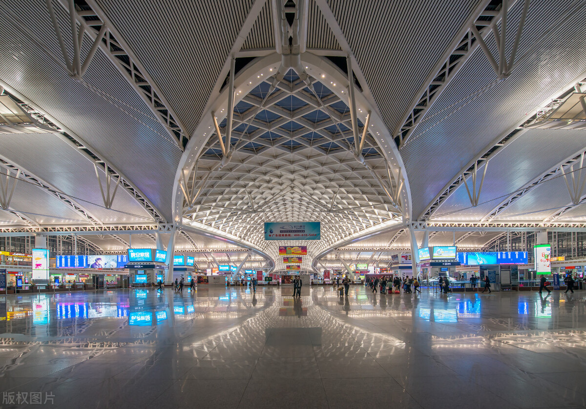 广州南站停车场收费标准去广州南站停车场停车收费多少钱一天