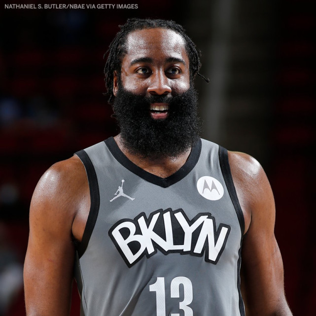 哈登生日这天在球馆训练!好友"不一样的大胡子,他在更努力"