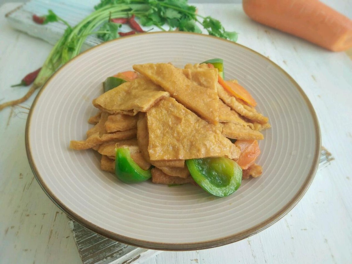 纯素油豆腐片家庭版,几分钟学会,好吃又美味|豆腐片|油豆腐|素油_新浪