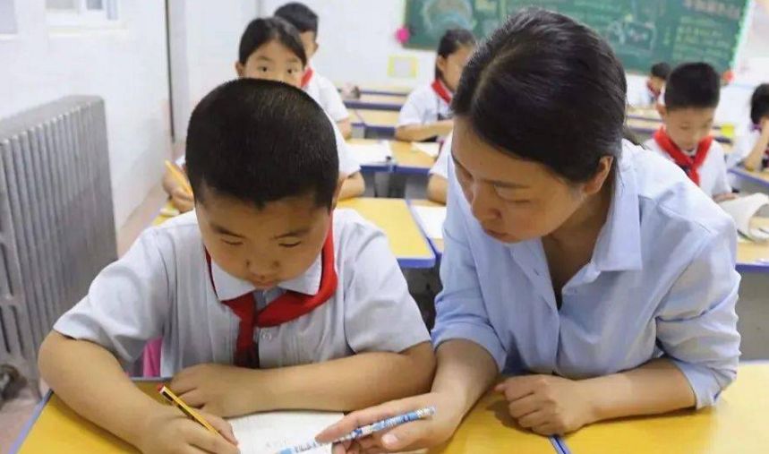 课后延迟服务落地,教师薪资能否得到提升,两省率先做出暖心回应休闲区蓝鸢梦想 - Www.slyday.coM