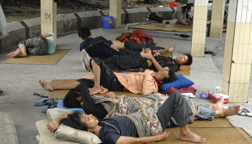 深圳三和大神,干一天玩三天,睡网吧混吃等死,抽两毛一根的散烟|大神|