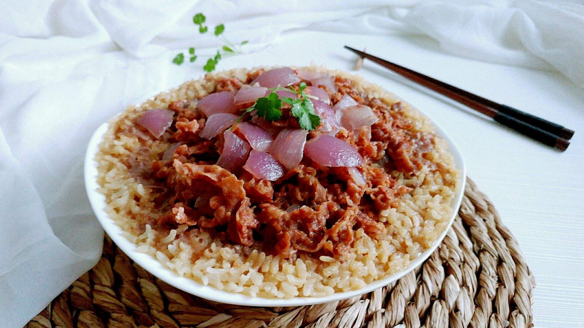 美味的肥牛盖饭