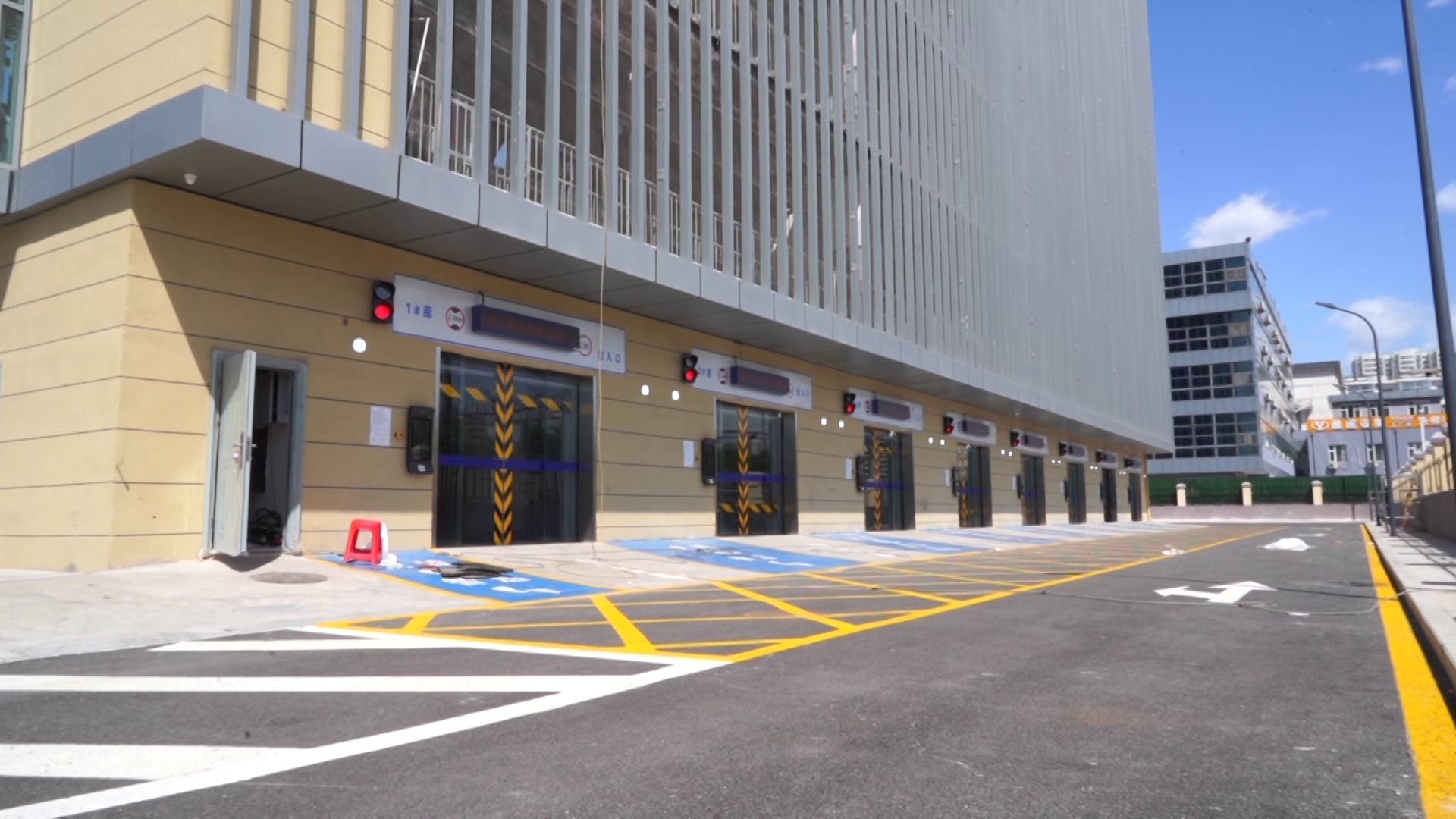 太原:停车楼拔地而起 停车难有效解决