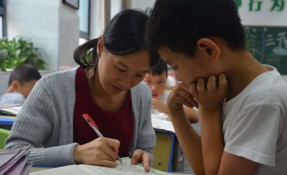 课后延迟服务落地,教师薪资能否得到提升,两省率先做出暖心回应休闲区蓝鸢梦想 - Www.slyday.coM