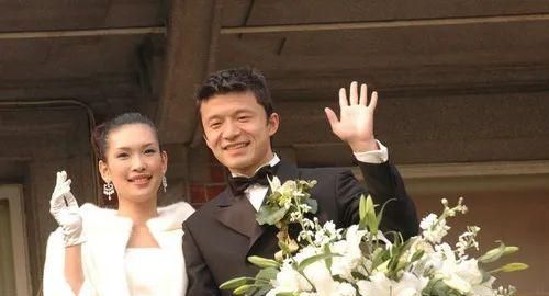 超模佟晨洁婚姻又亮红灯不想丧偶式育儿被赞人间清醒