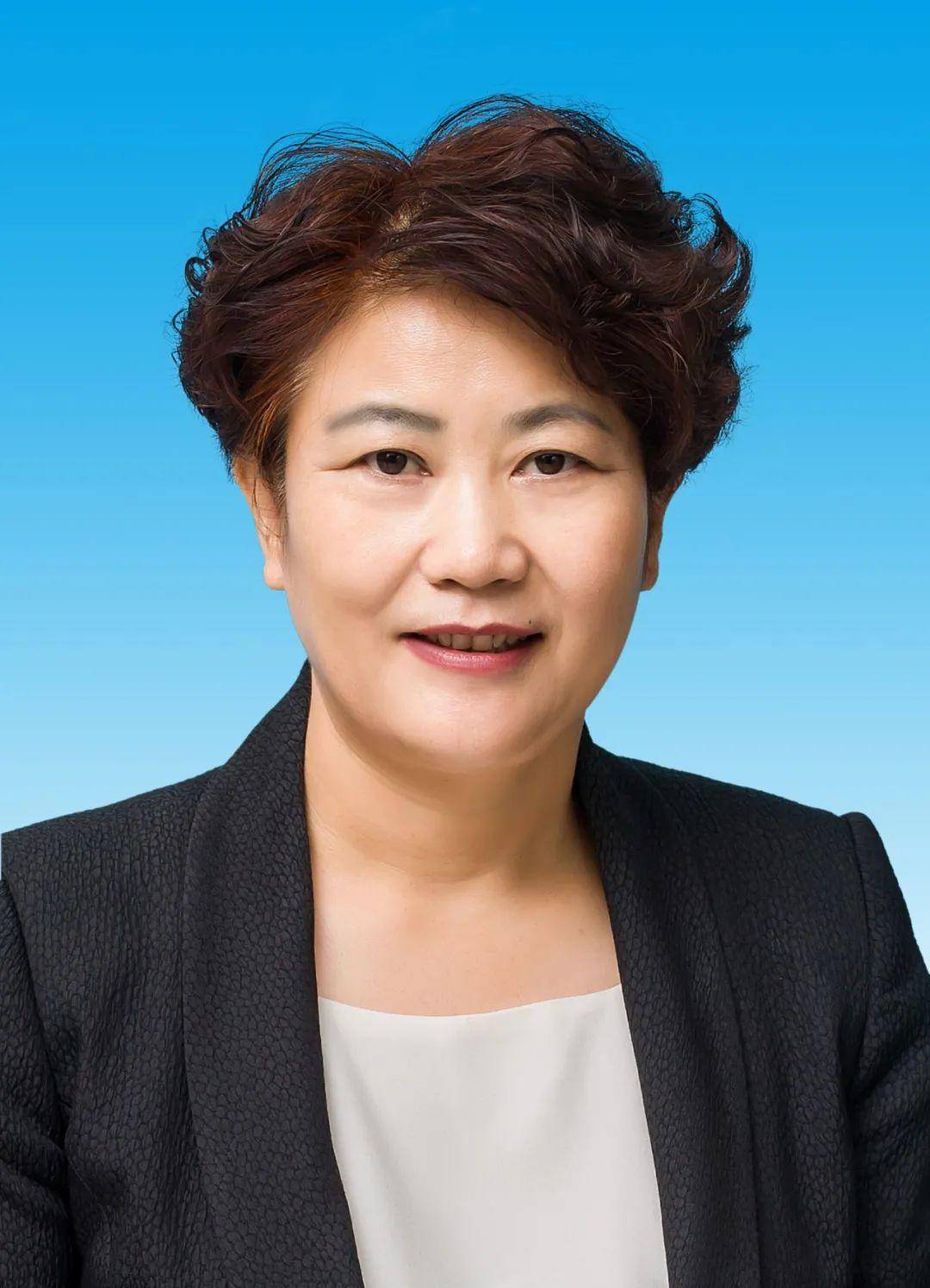 赵文锋当选张家口市市长 郭英当选张家口市人大常委会主任 新一届市