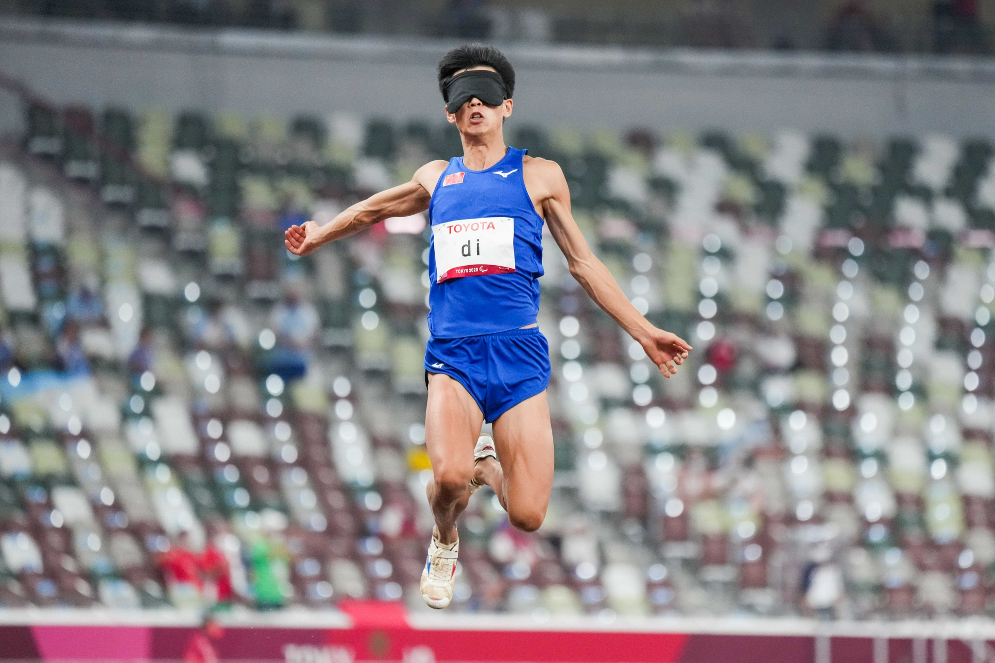 田径——男子跳远t11级:邸东东夺冠