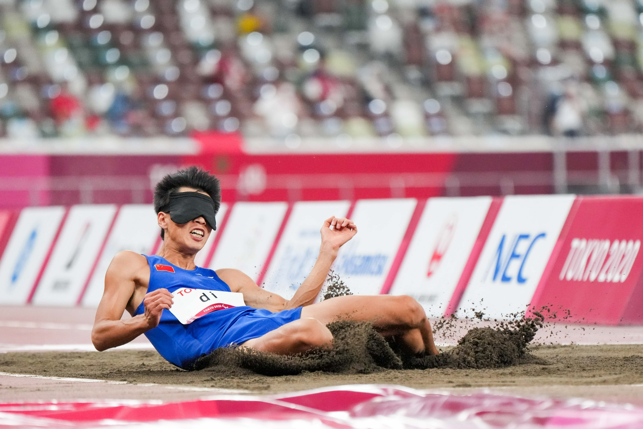 田径——男子跳远t11级:邸东东夺冠