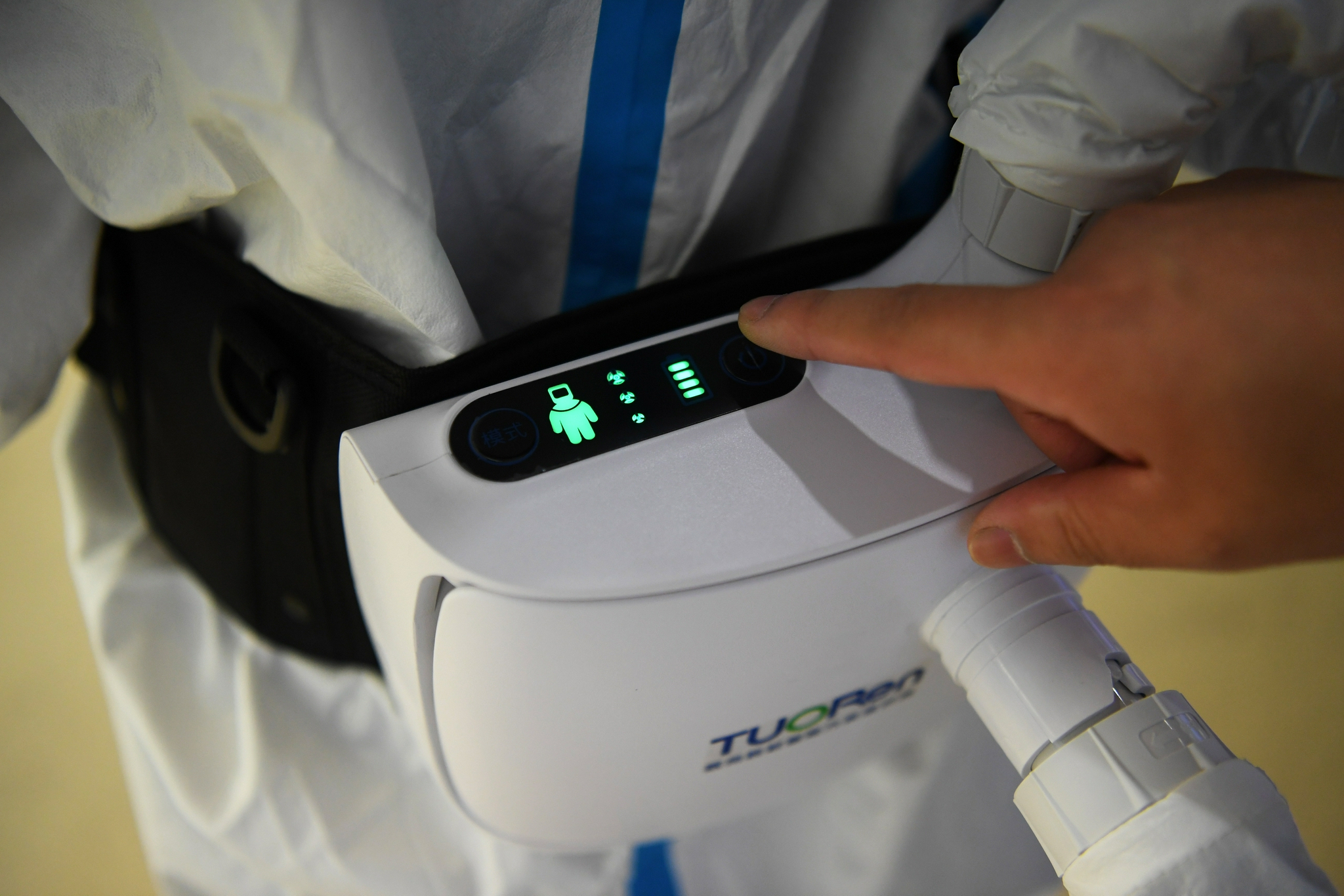 探秘空调防护服不止冷科技更多暖人心