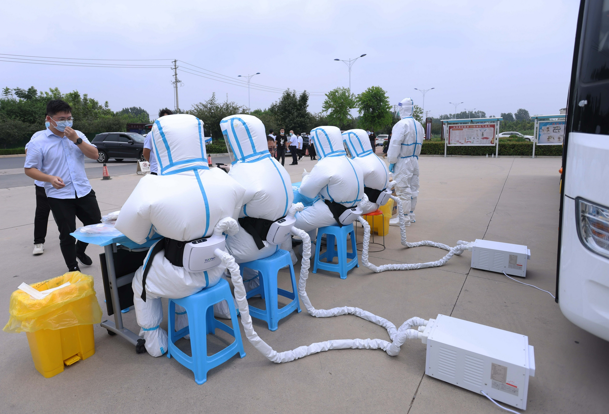 探秘空调防护服不止冷科技更多暖人心