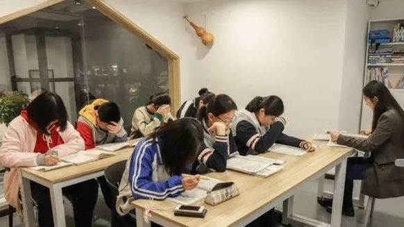 大学生家教也被点名,家长:你能怎么罚人家|家长|家教|补课_新浪新闻