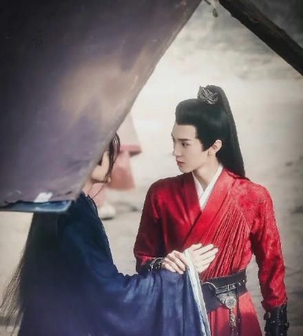 光明日报批评娘PAO等畸形审美,看完评论你才知道畸形审美多严重休闲区蓝鸢梦想 - Www.slyday.coM