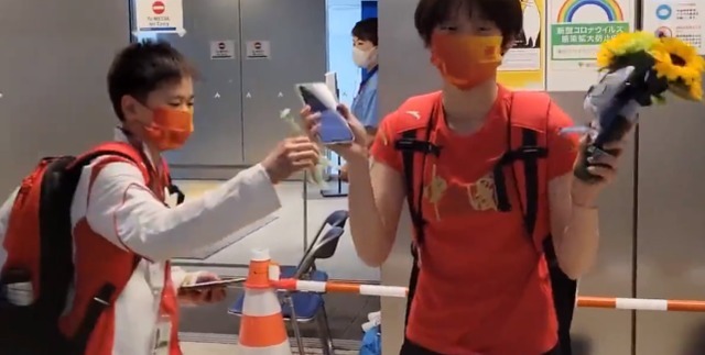 追着队友打?全红婵太顽皮被闺蜜吐槽,红姐直接反驳:骗人!休闲区蓝鸢梦想 - Www.slyday.coM 追着队友打?全红婵太顽皮被闺蜜吐槽,红姐直接反驳:骗人!休闲区蓝鸢梦想 - Www.slyday.coM