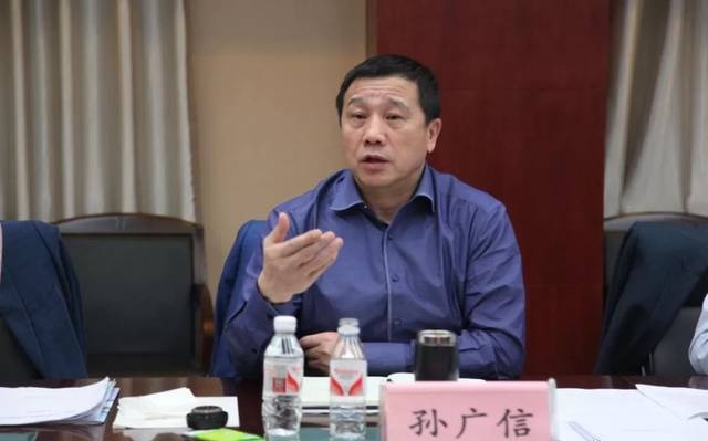 1年600万，周琦签不签？新疆男篮宣布2米16内线回归，逼上绝境休闲区蓝鸢梦想 - Www.slyday.coM