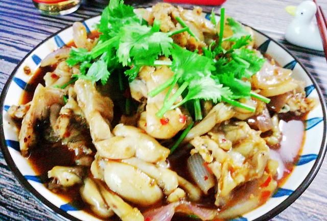 开学季美食,鲜美的酱香牛蛙,健康营养又开胃有它就够了