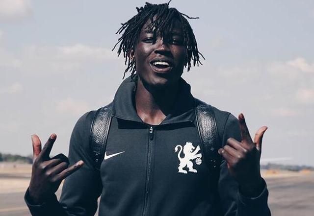 湖人1换1交易新内线!总冠军内线上架!詹姆斯再迎最强帮手!休闲区蓝鸢梦想 - Www.slyday.coM 湖人1换1交易新内线!总冠军内线上架!詹姆斯再迎最强帮手!休闲区蓝鸢梦想 - Www.slyday.coM