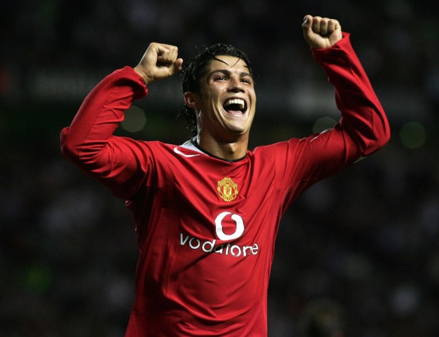 点赞千万＋涨粉百万！C罗回归曼联市值疯涨2.5亿，影响力超梅西休闲区蓝鸢梦想 - Www.slyday.coM