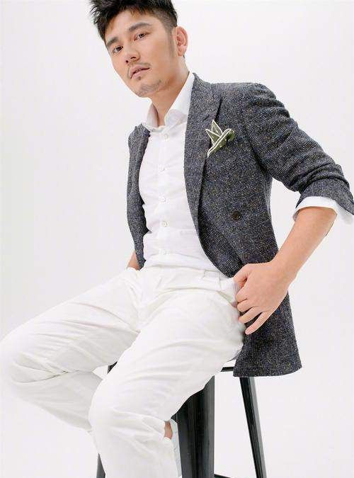 知名主持人钱枫被曝性侵受害者被下药报警后下跪求饶