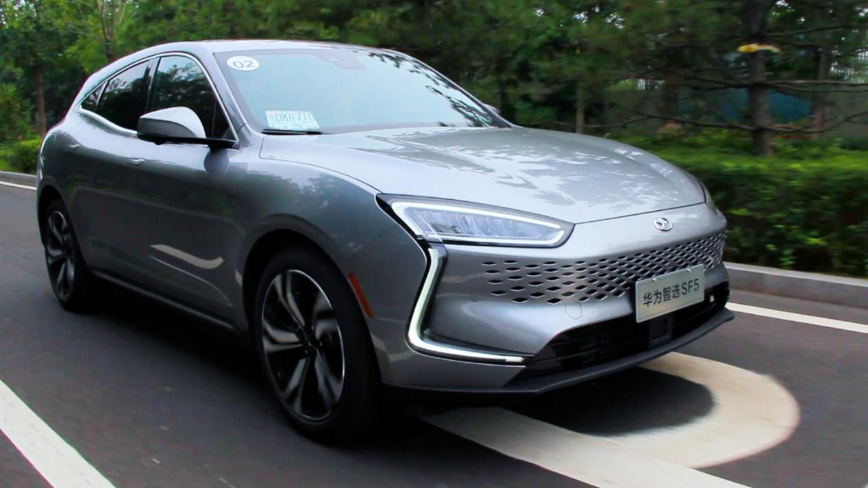 华为光环下的赛力斯表现如何?试驾赛力斯sf5-新浪汽车