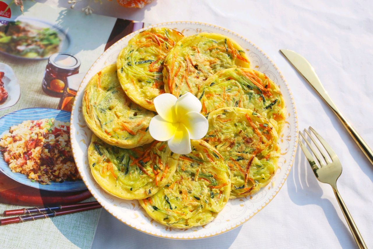 别在为早餐犯愁了试试这道南瓜丝鸡蛋饼营养丰富简单快手