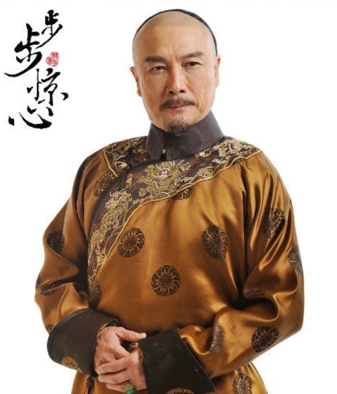 67岁TVB演员李影忘年恋曝光,与小男友甜蜜约会,旁若无人接吻|李影|刘松仁|约会_新浪新闻
