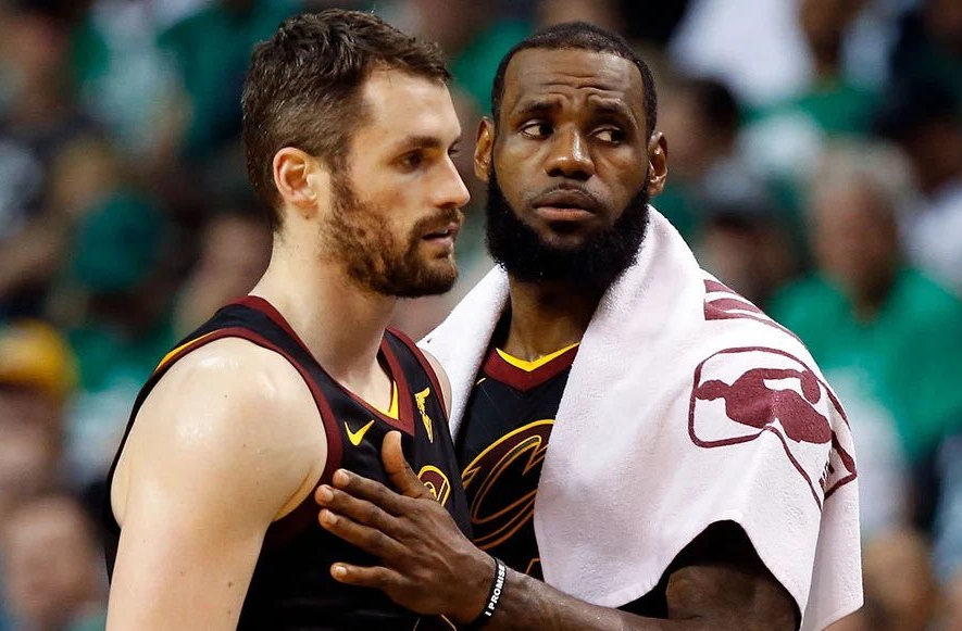 NBA地震！3队大交易达成，1.2亿巨头即将买断，去湖人还是篮网？休闲区蓝鸢梦想 - Www.slyday.coM