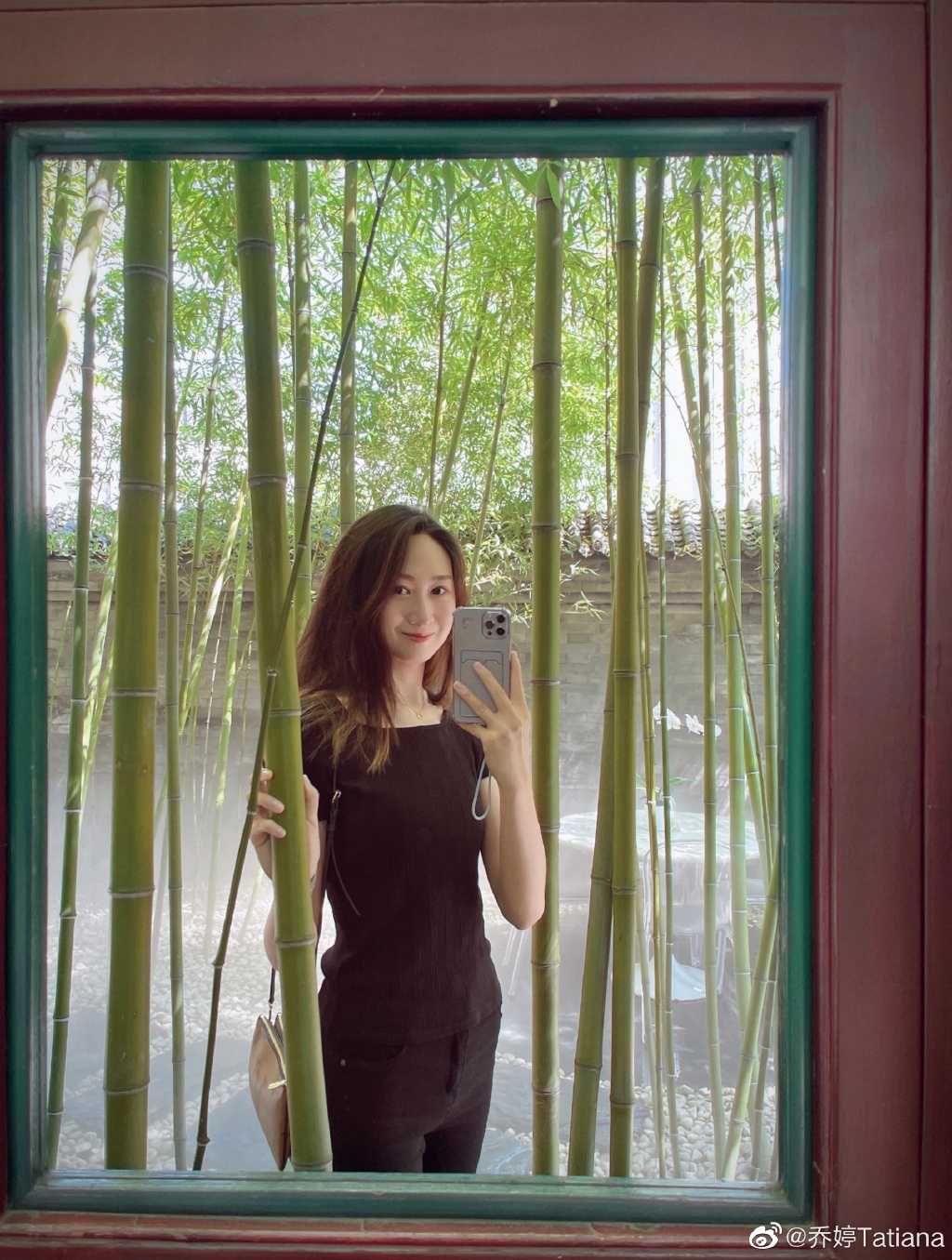 前女排国手晒美照秀曼妙身材,风情万种明艳动人|乔婷|明艳|国手_新浪