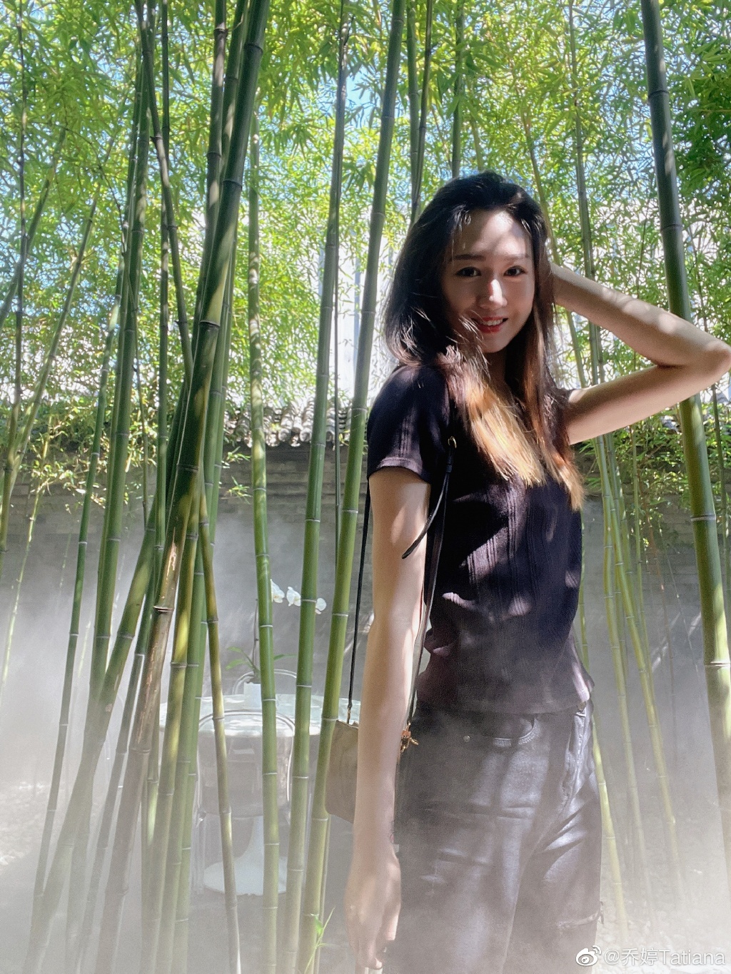 前女排国手晒美照秀曼妙身材,风情万种明艳动人|乔婷|明艳|国手_新浪