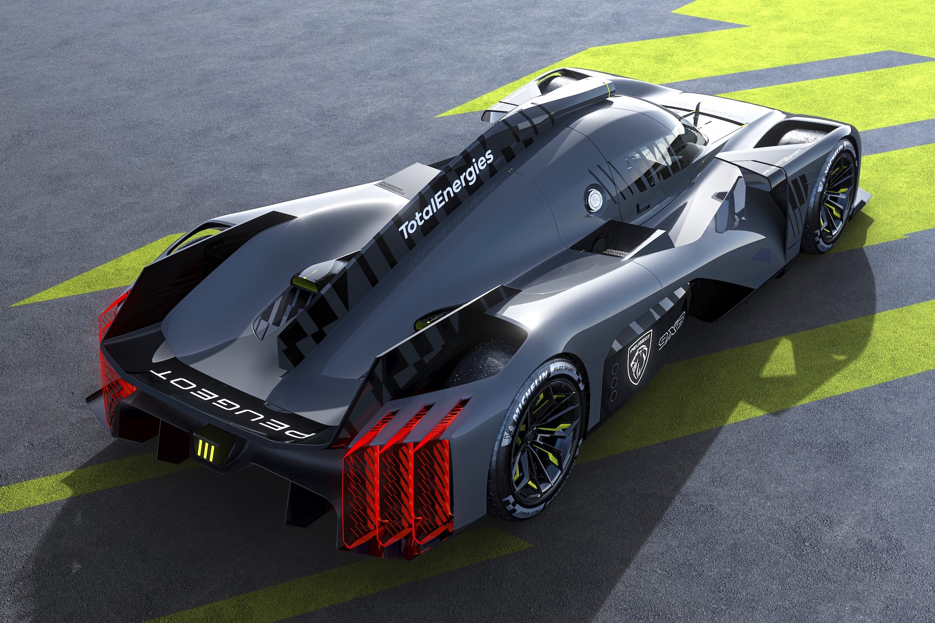 这些车怎么能希望与像丰田gr010 hybrid这样的勒芒超跑竞争呢