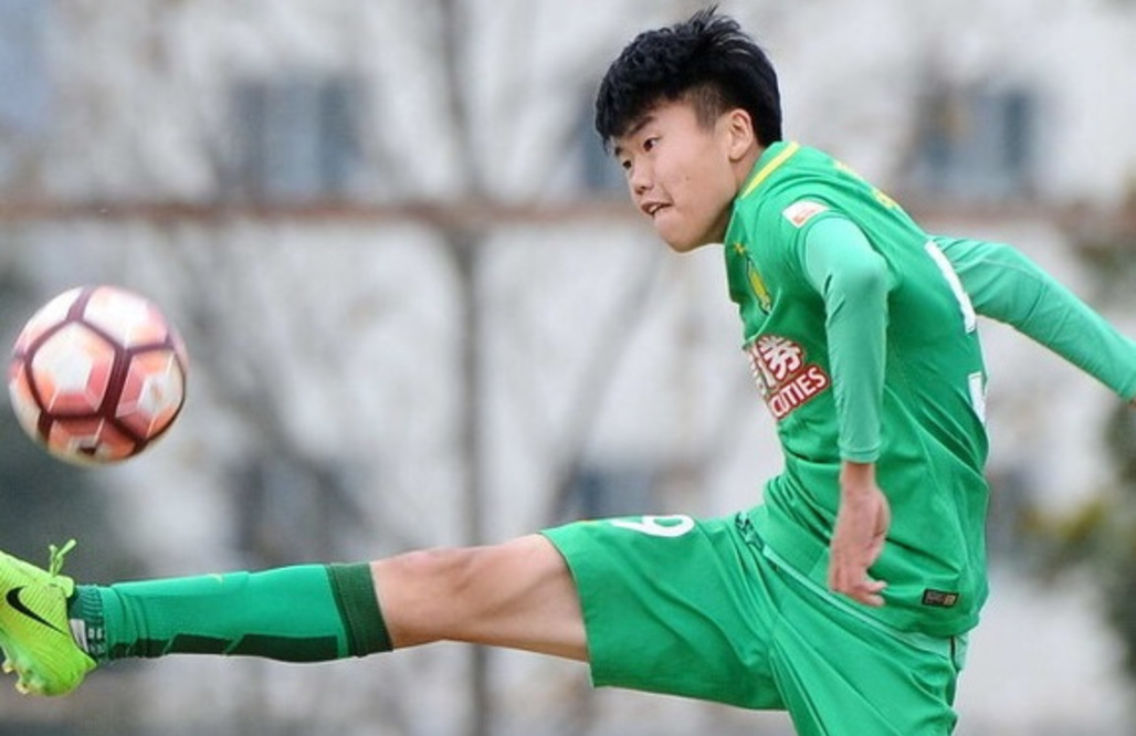 他在国安连预备队都踢不上,如今却征服内马尔老东家,赢得大合同|肖俊