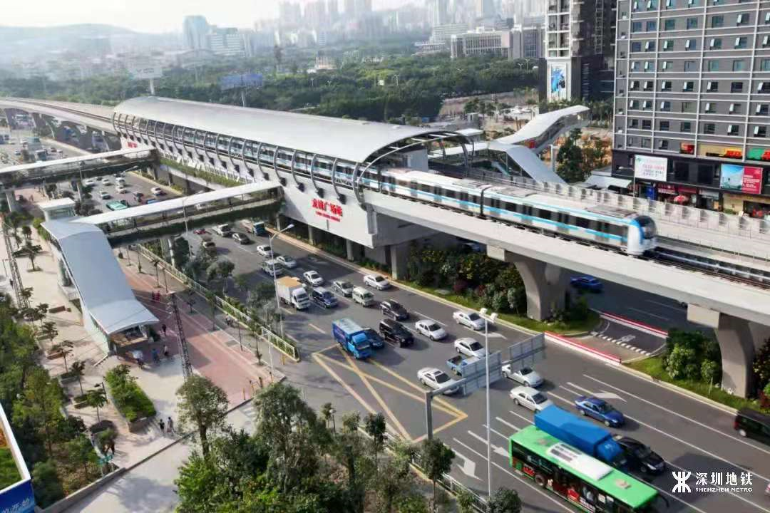 地铁3号线龙城广场站(来源:深圳地铁)多条交通动脉正加速推进邻岗