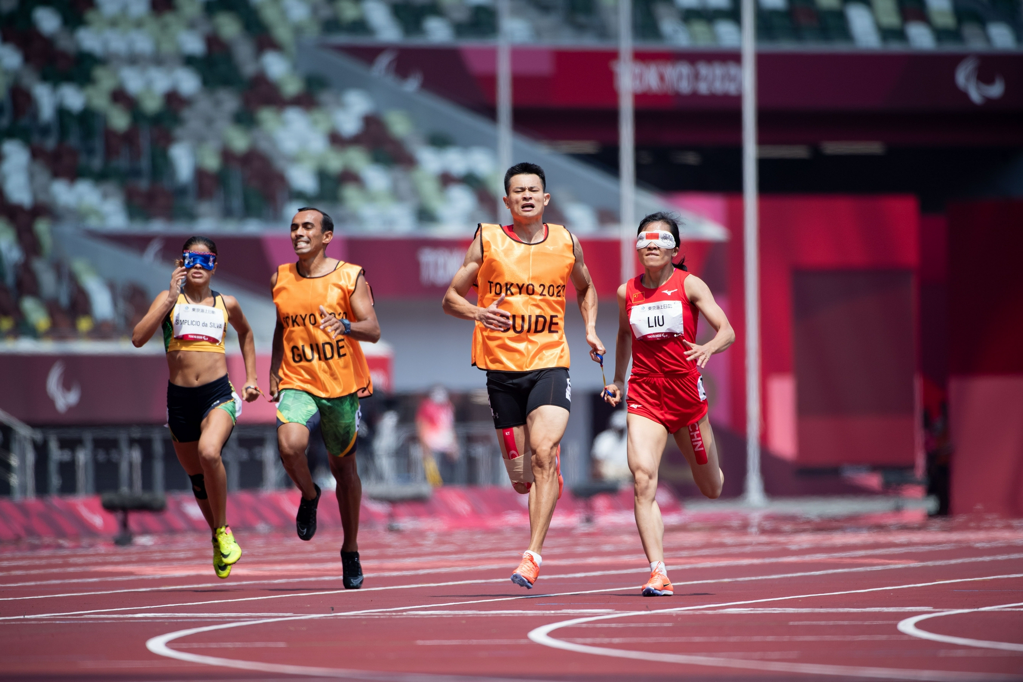 田径女子400米t11级刘翠青刷新残奥会纪录夺冠