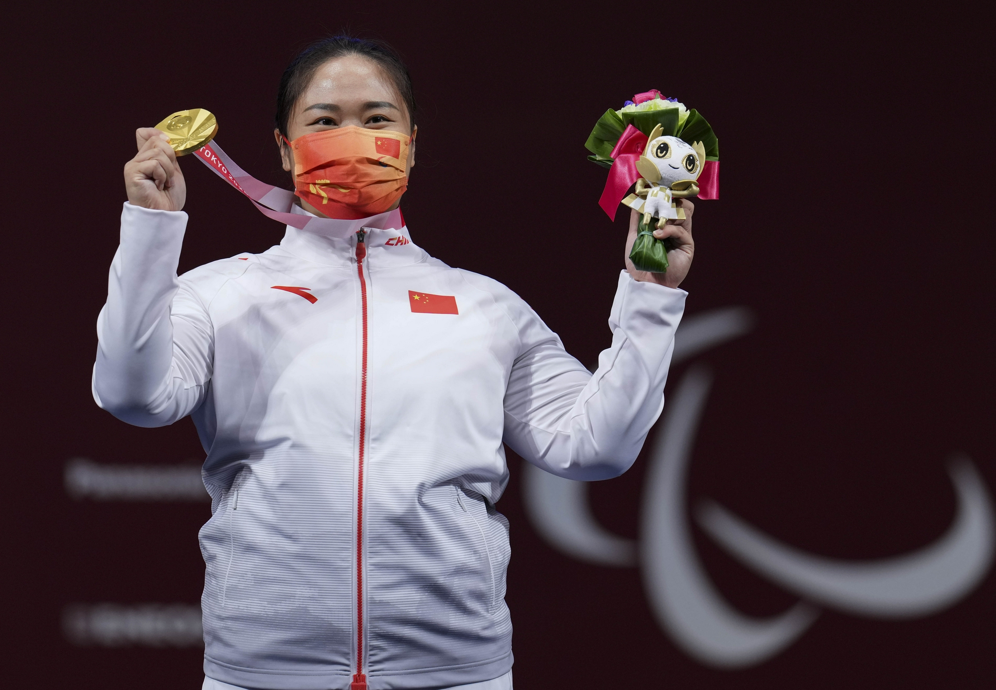 举重——谭玉娇夺得女子67公斤级冠军