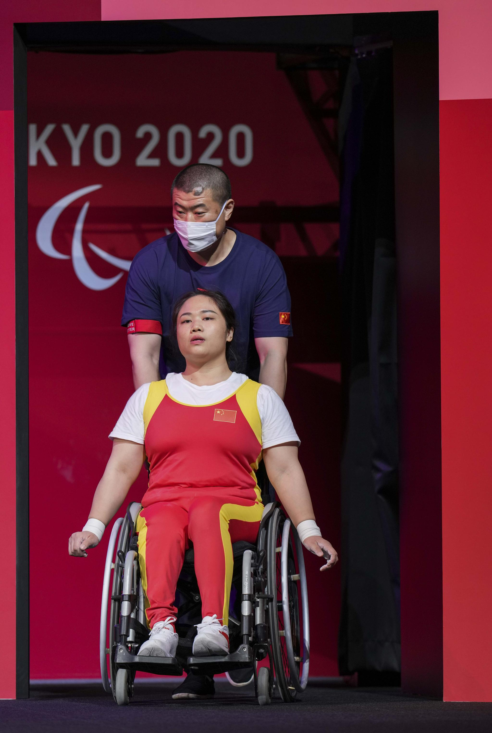 举重——谭玉娇夺得女子67公斤级冠军