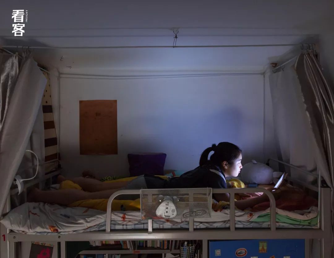 我花三年时间拍下女生宿舍最真实的模样