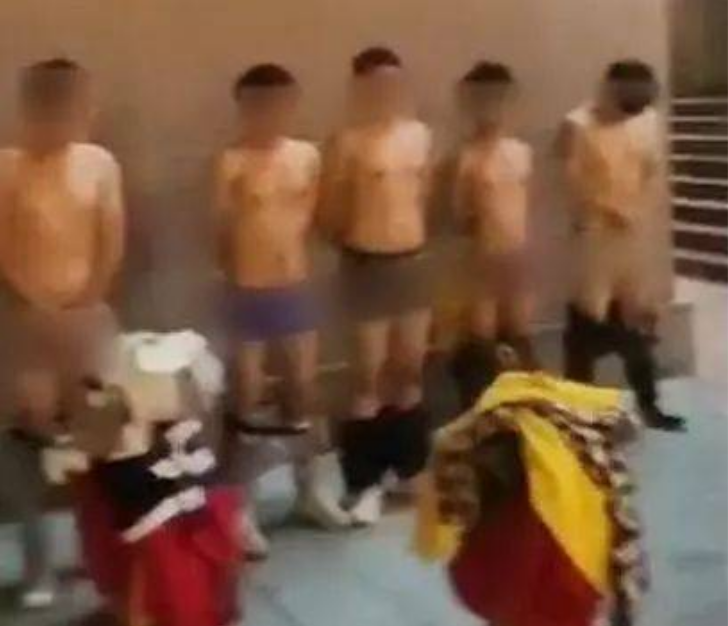 女员工穿短裤上班，遭领导狂扇耳光：“拿走你的10万块，等着行拘吧！”休闲区蓝鸢梦想 - Www.slyday.coM