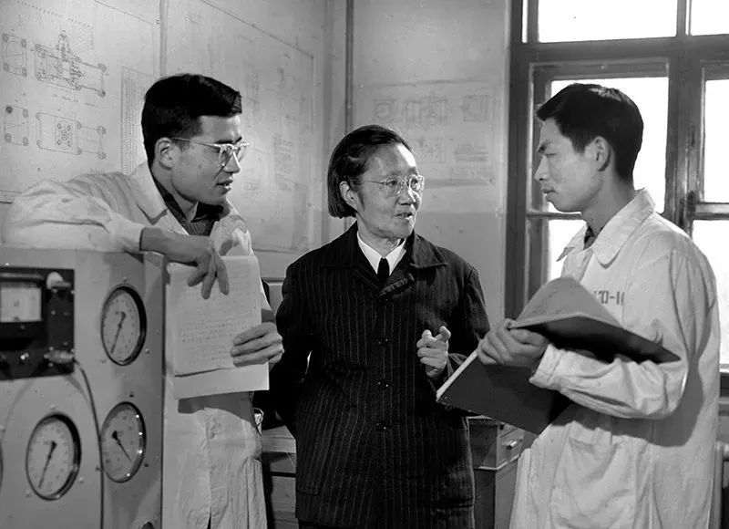 她隐姓埋名30年,一露脸就轰动了世界|张文裕|王承书|物理学_新浪新闻