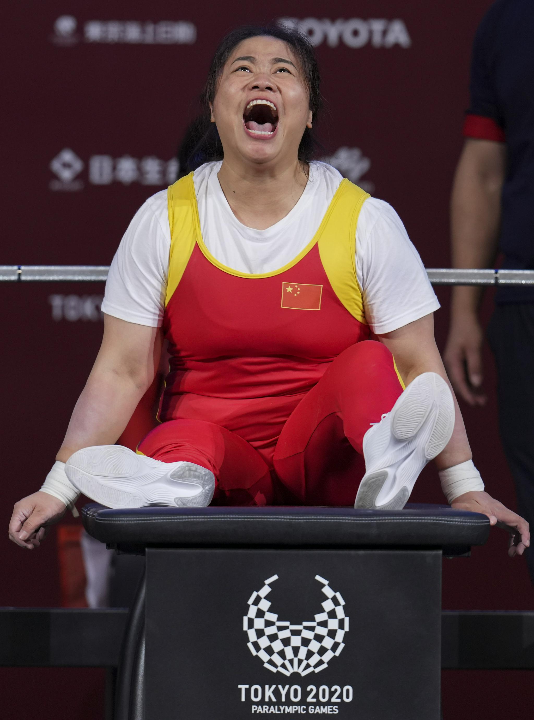 举重——谭玉娇夺得女子67公斤级冠军