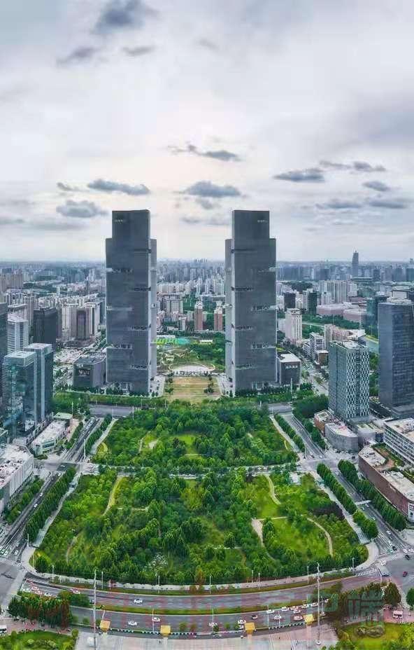 写在郑州全面“解封”之际：“郑”在归来休闲区蓝鸢梦想 - Www.slyday.coM