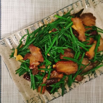 腊肉炒韭菜花