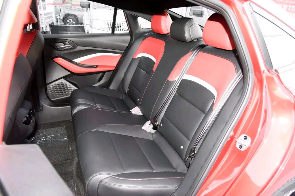 名爵5外观运动炫酷配cvt大空间售829万