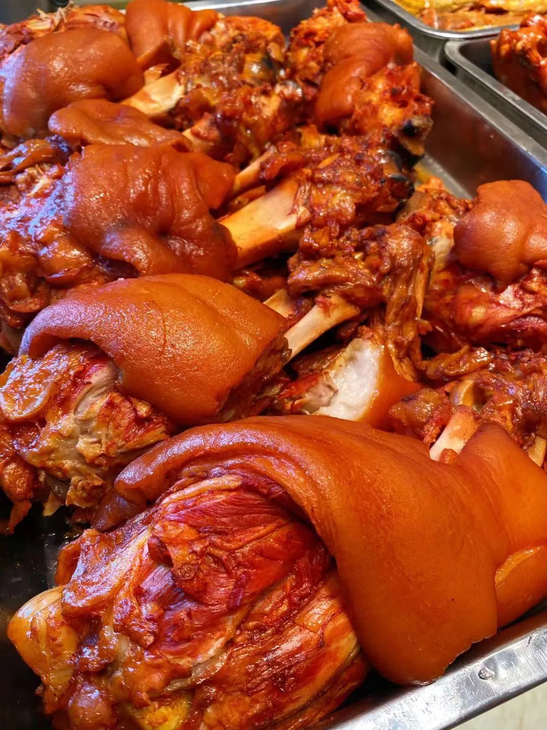 259的大肘子在长春馋肉就吃他家熏酱东北菜实惠又好吃