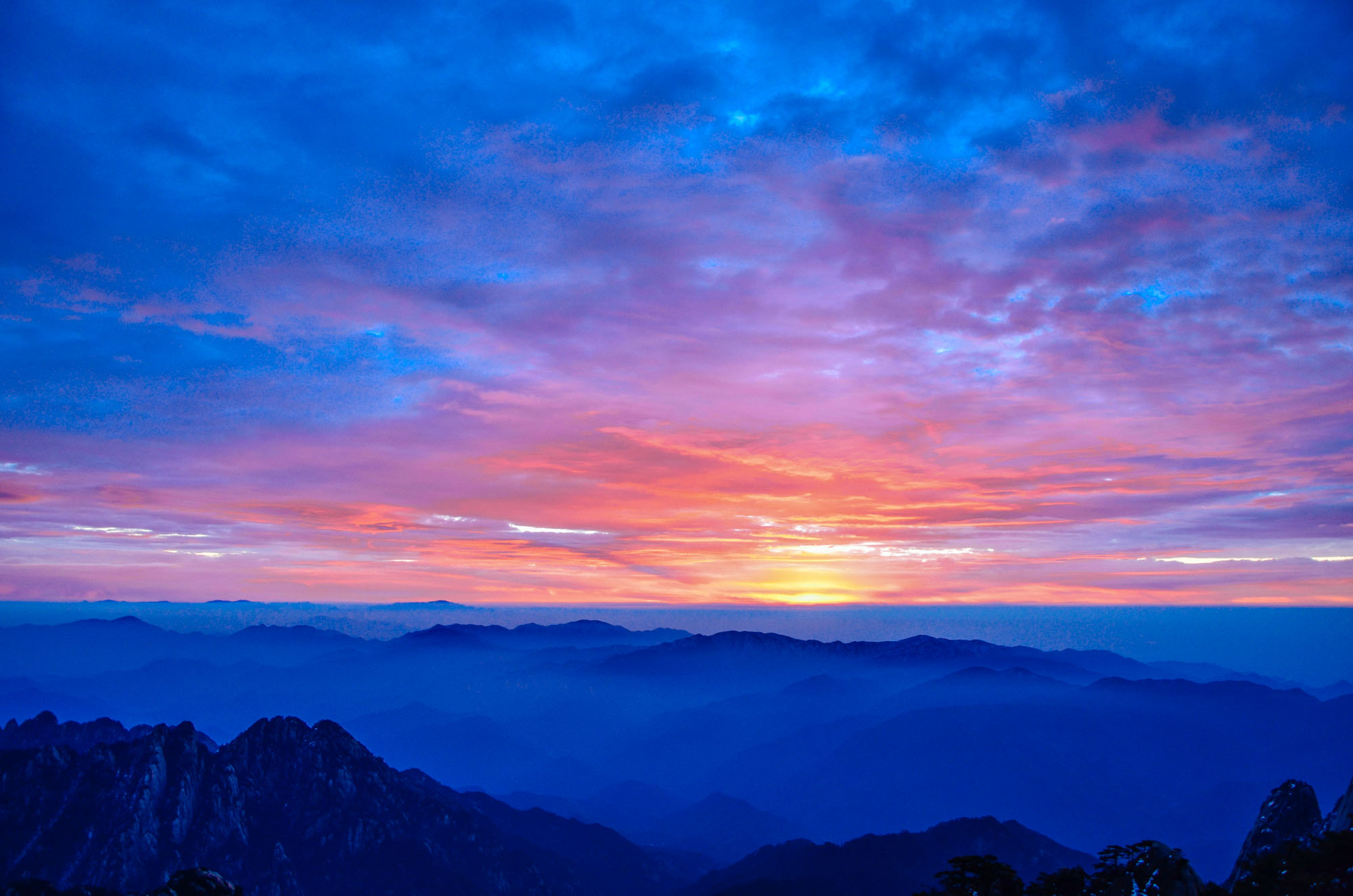 来这个地方看日出保证你不后悔这就是云外仙山黄山
