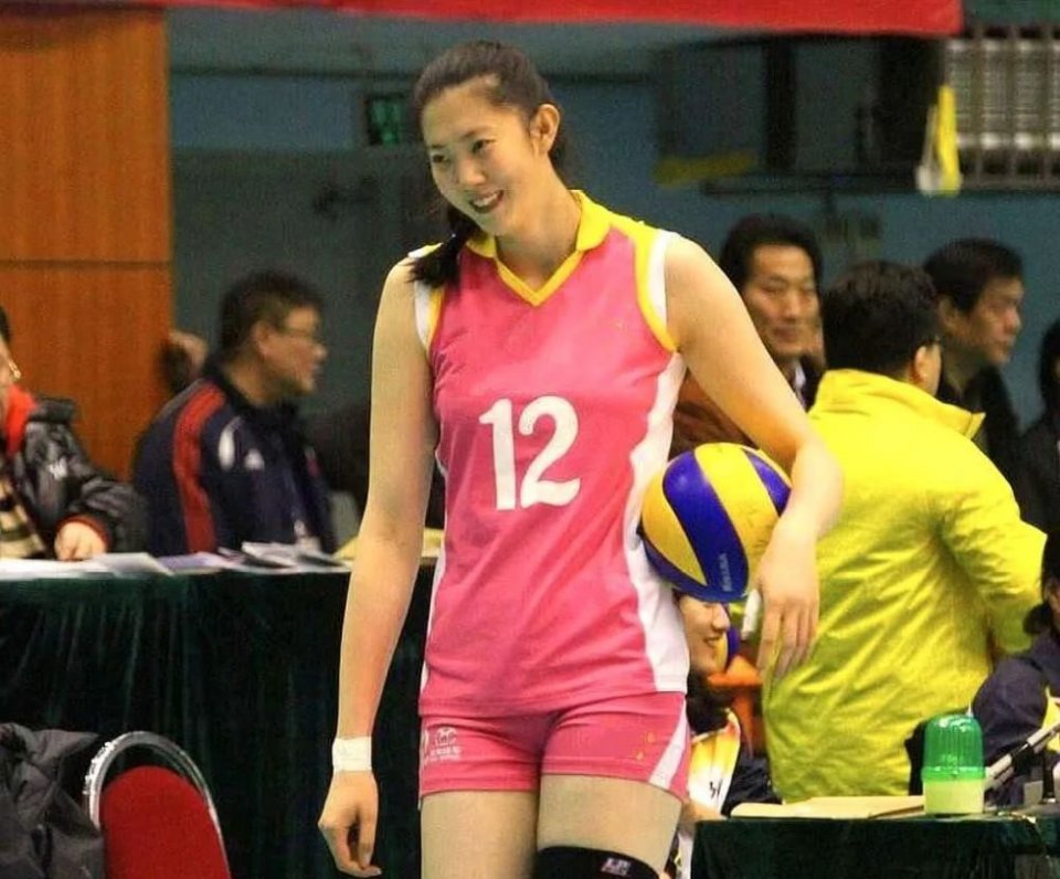 中国女排12号是谁她们代表了中国女排的精神鼓舞着大家