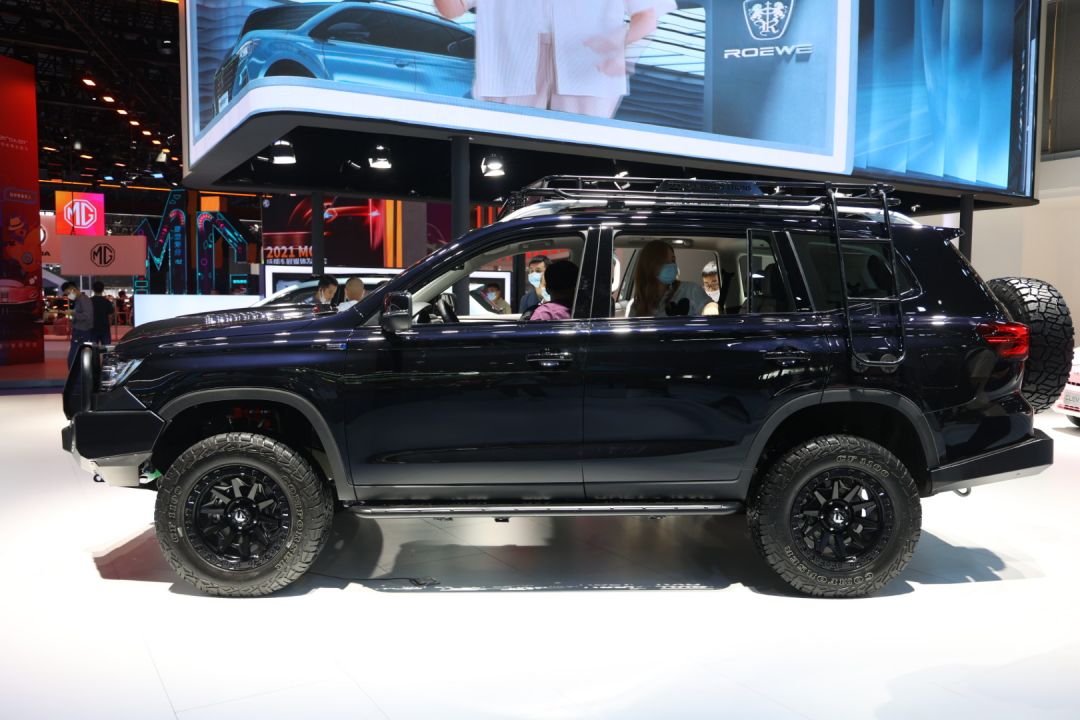 2021成都车展配备at胎提升越野能力荣威rx8改装版实拍