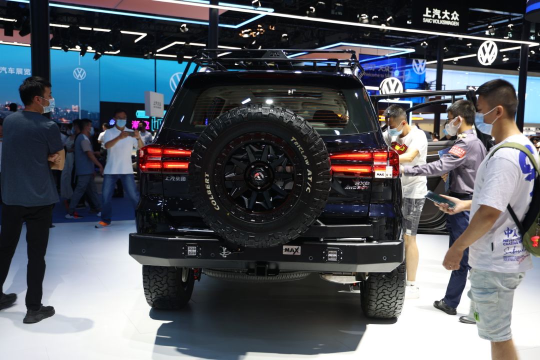 2021成都车展配备at胎提升越野能力荣威rx8改装版实拍