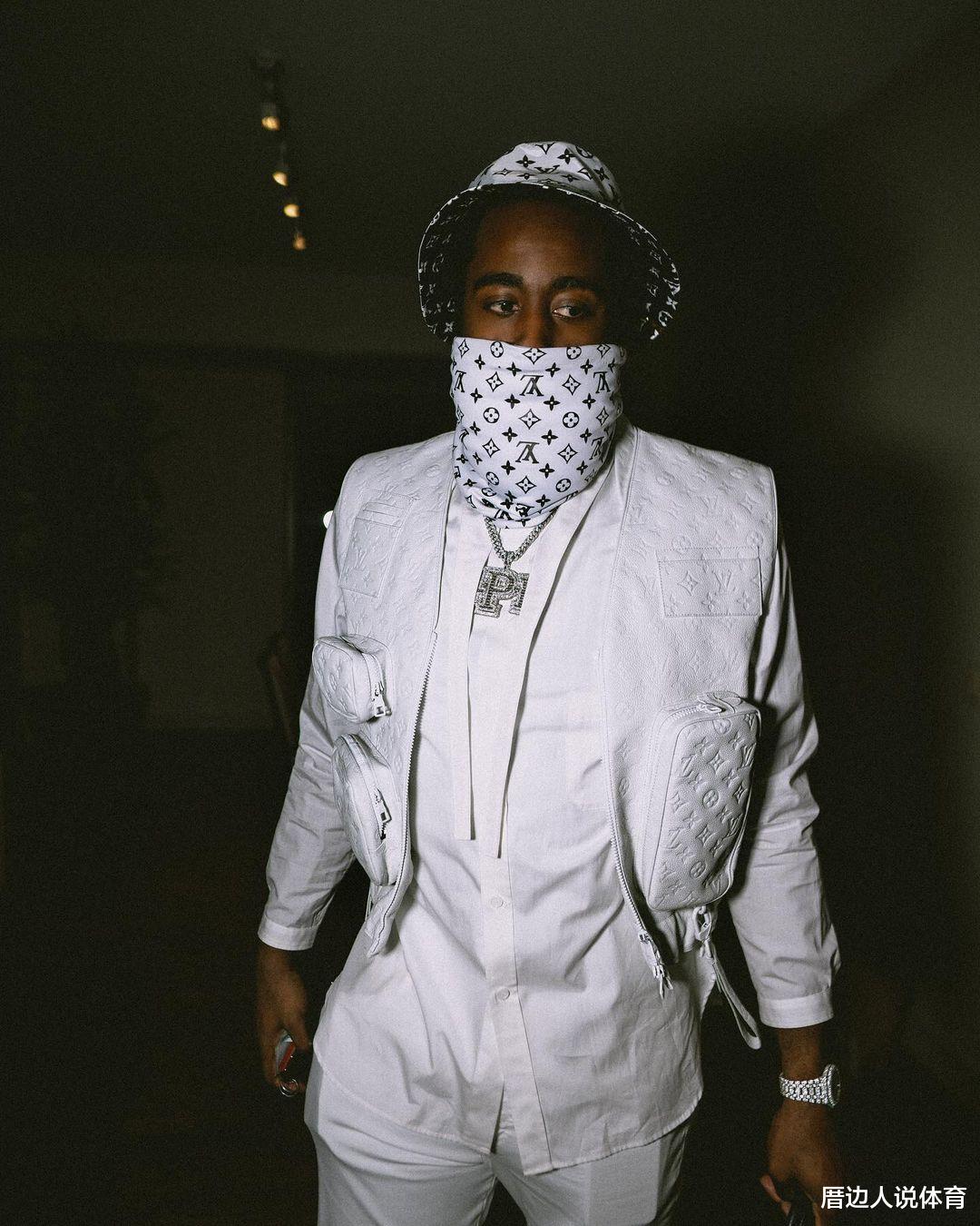 哈登晒生日礼物!说唱巨星送名表镶满钻石,豪华定制老爷车太阔气