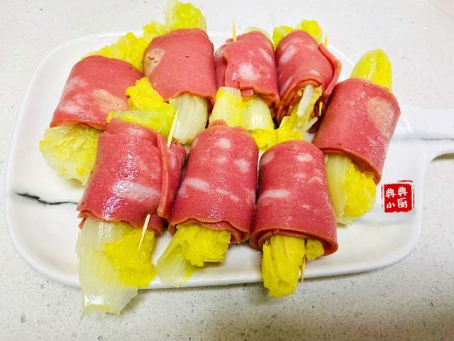 简单好吃超下饭的培根肉卷娃娃菜孩子特爱吃